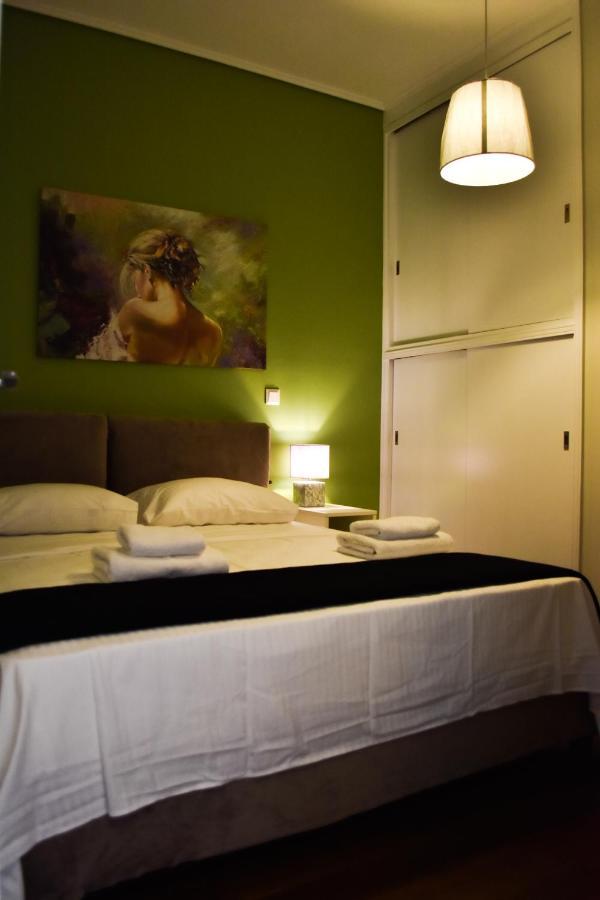 Βright Walled Designed Apt In Glyfada Center Афины Экстерьер фото