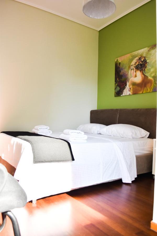 Βright Walled Designed Apt In Glyfada Center Афины Экстерьер фото