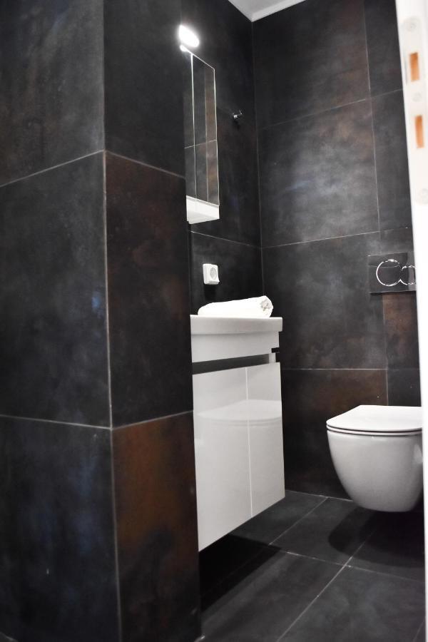 Βright Walled Designed Apt In Glyfada Center Афины Экстерьер фото