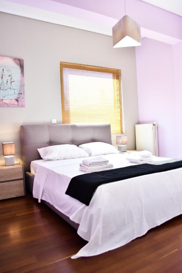 Βright Walled Designed Apt In Glyfada Center Афины Экстерьер фото