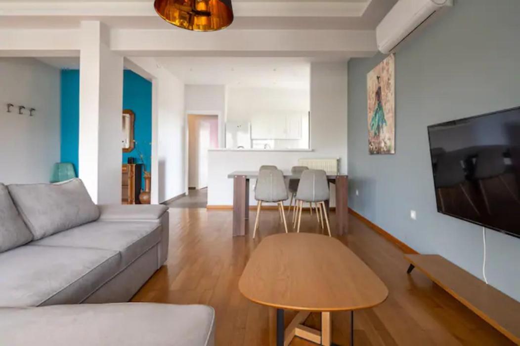 Βright Walled Designed Apt In Glyfada Center Афины Экстерьер фото
