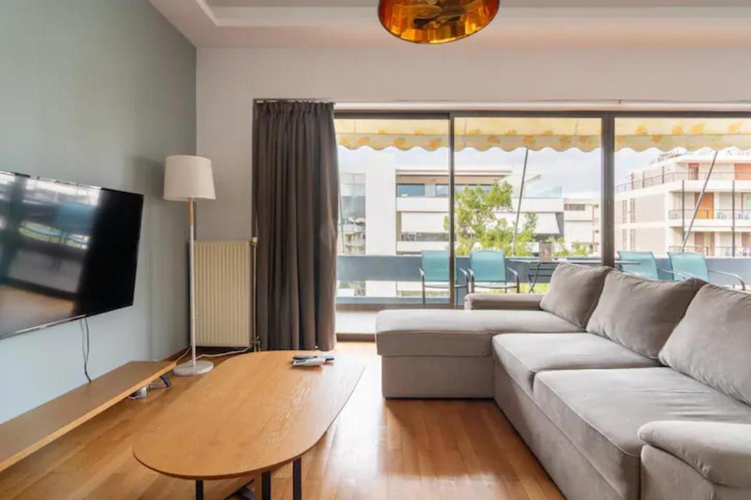 Βright Walled Designed Apt In Glyfada Center Афины Экстерьер фото
