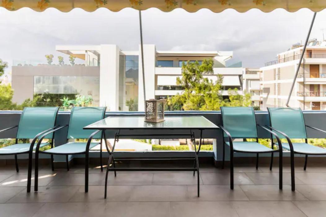 Βright Walled Designed Apt In Glyfada Center Афины Экстерьер фото